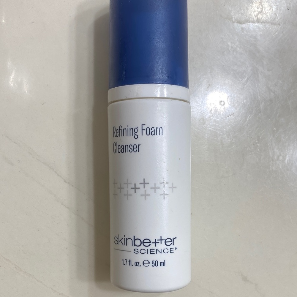 Skin better science Refining Foam Cleanser - Blue and White